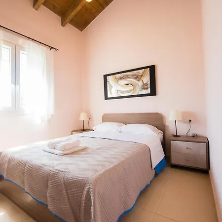 Aretousa - Cretan Hospitality
